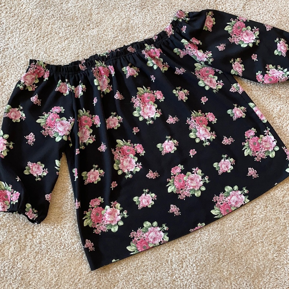 🎉 Paper Crane Off the Shoulder Floral Top trending